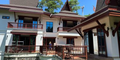 4 Bedroom Seaside Villa for Sale – Prime Beachfront Location