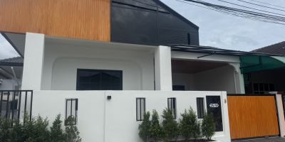 Semi-Detached Modern 3 Bedrooms House for Sale in Chalong