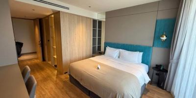 Top-Floor Studio with Foreign Freehold