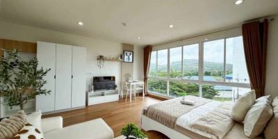 1-Bedroom Studio with Large Balcony