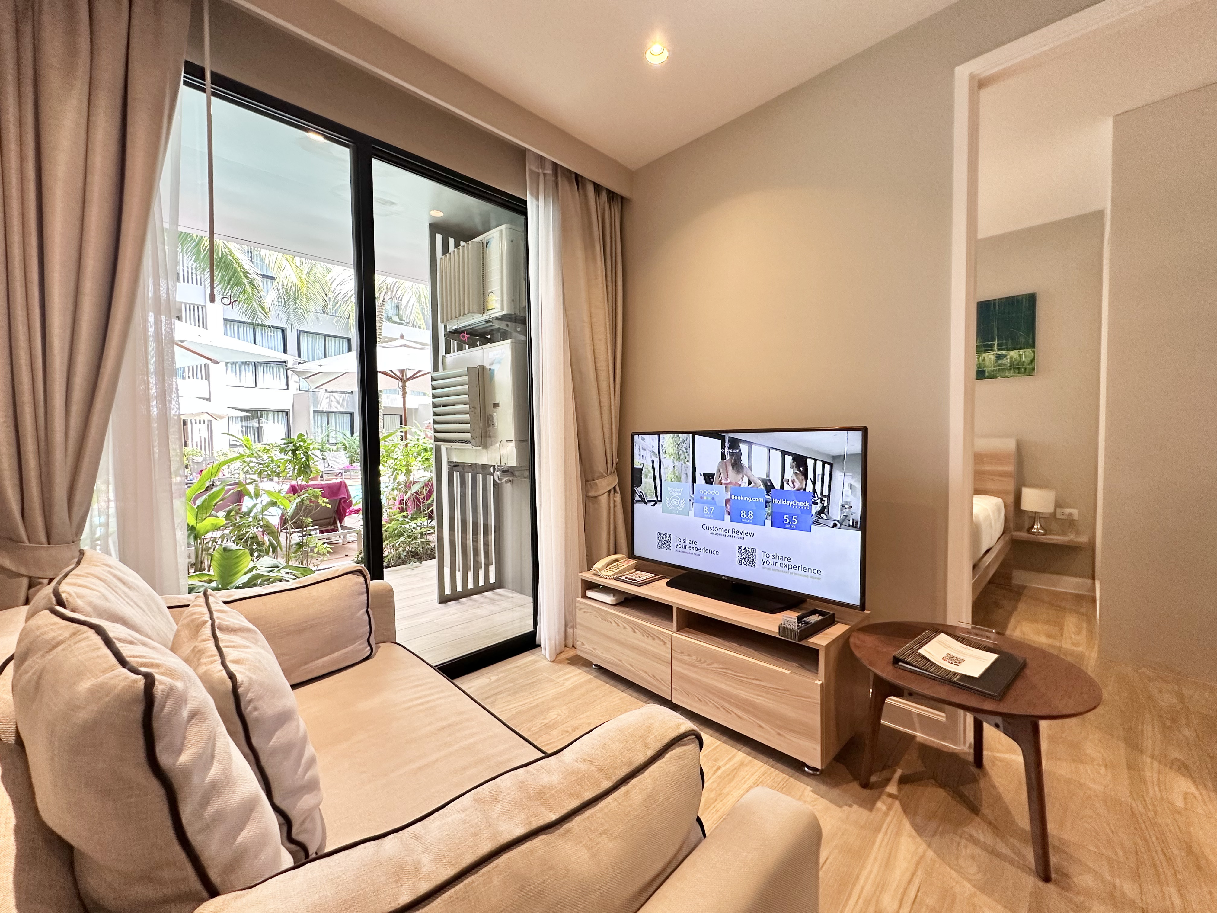 Stylish 2-Bedroom Apartment in Tropical Resort